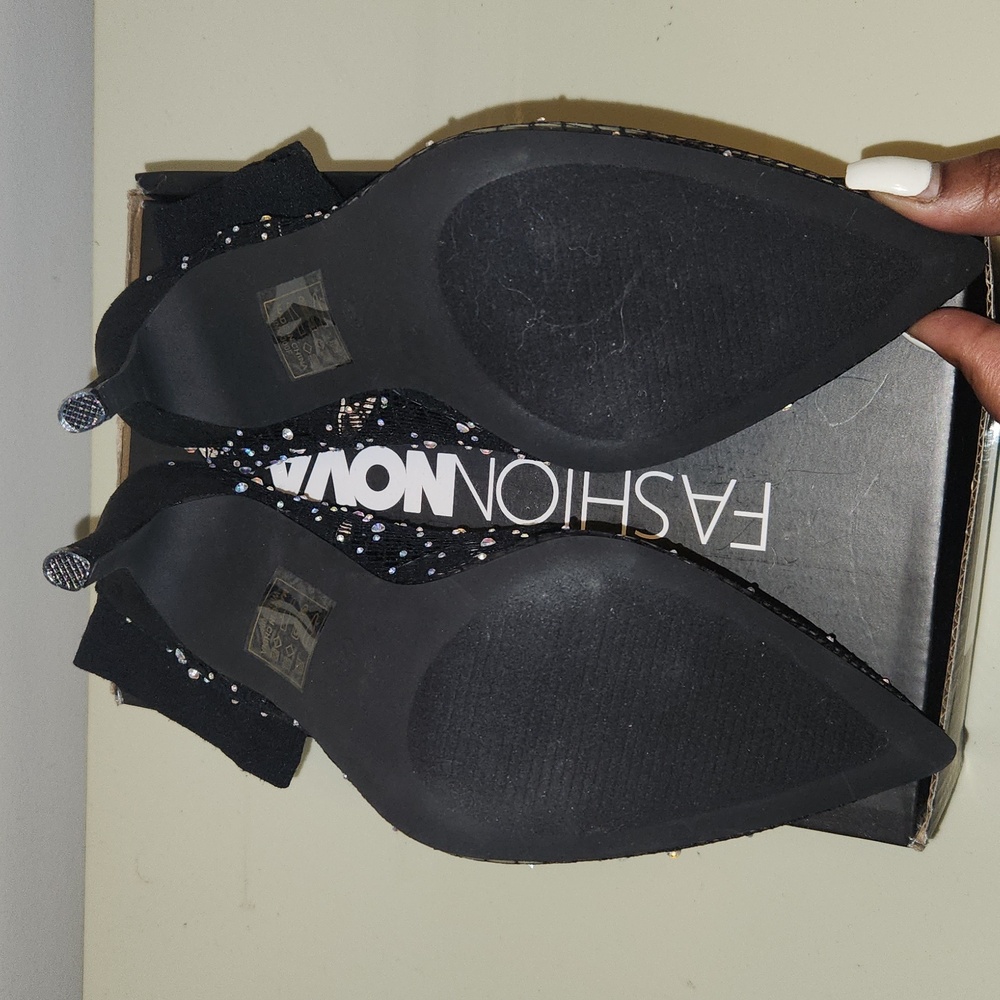 Highly Classified Rhinestone Pump - Black Size 7.5 - Picture 5 of 8